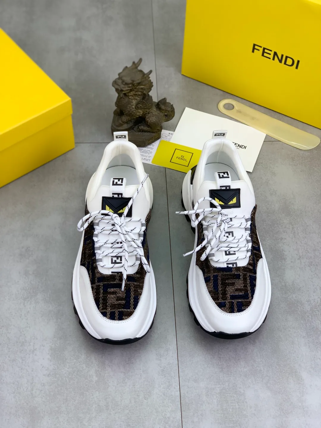 ​Men's shoes 💰P440 💰【New】Little monster 🆘 New FENDI 🕶️🕶️Simple routing effect, showing an elegant and cool driving shoe 🎬Using imported calfskin + first-layer pigskin lining🐂Excellent material🎬Detailed workmanship 🤗Comfortable foot feel➰➰. ​Pair it with any outfit to show your taste and temperament, low-key luxury ♻️Design ​simple and elegant ​noble and fashionable 🍃​Very loved and favored by trendy men 💓❤️Size: 38-44 (45 customized) 3️⃣ colors available